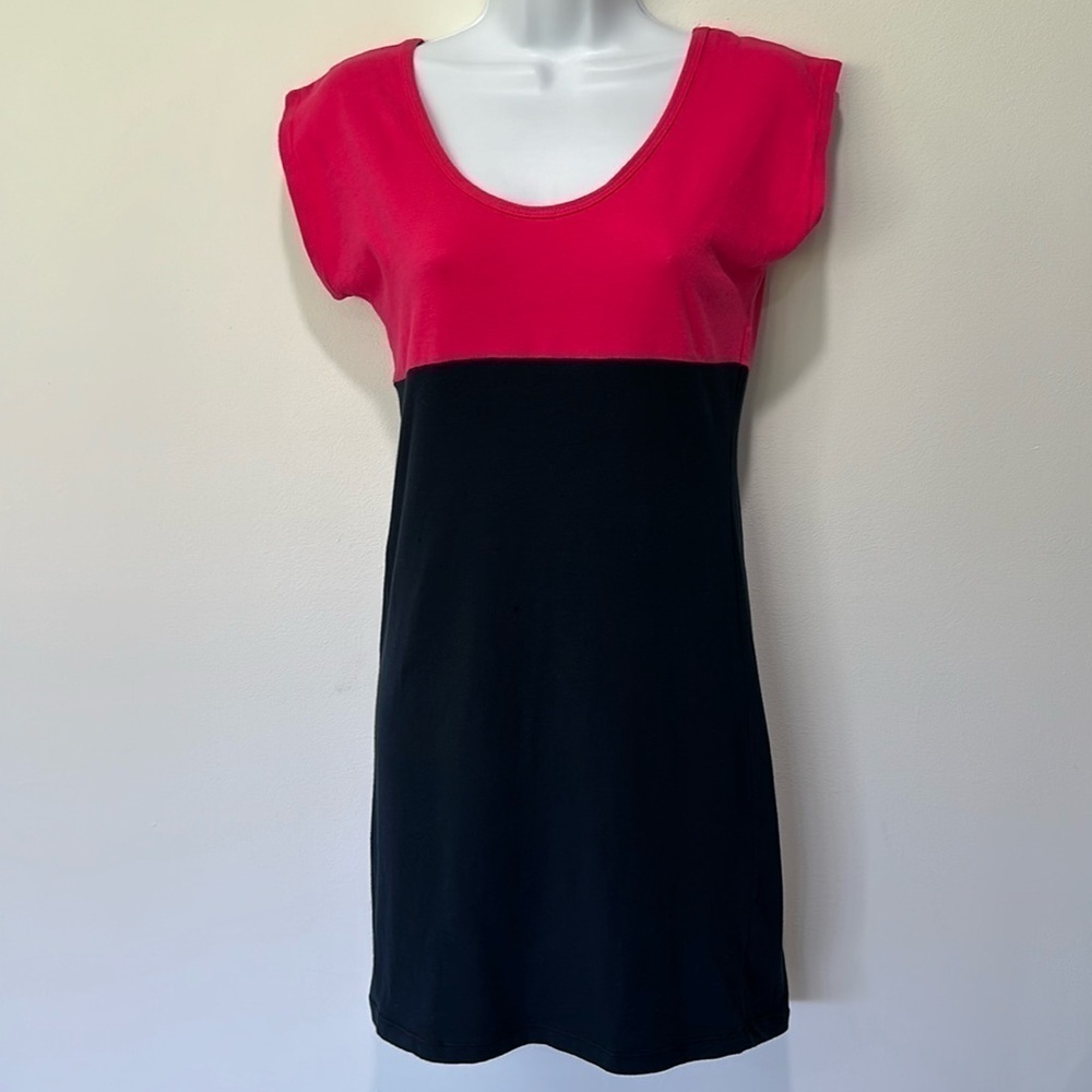 Pink & black colorblock dress